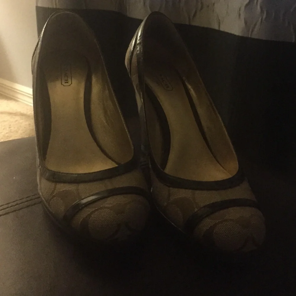 Authentic Coach Kerryann wedge heels - Picture 2 of 3